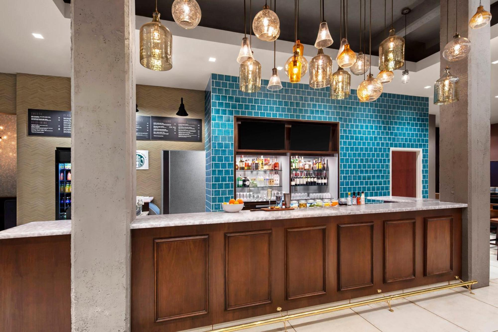 Отель Courtyard By Marriott Cape Girardeau Downtown Экстерьер фото